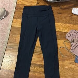 Lululemon navy Cropped Leggings 21”